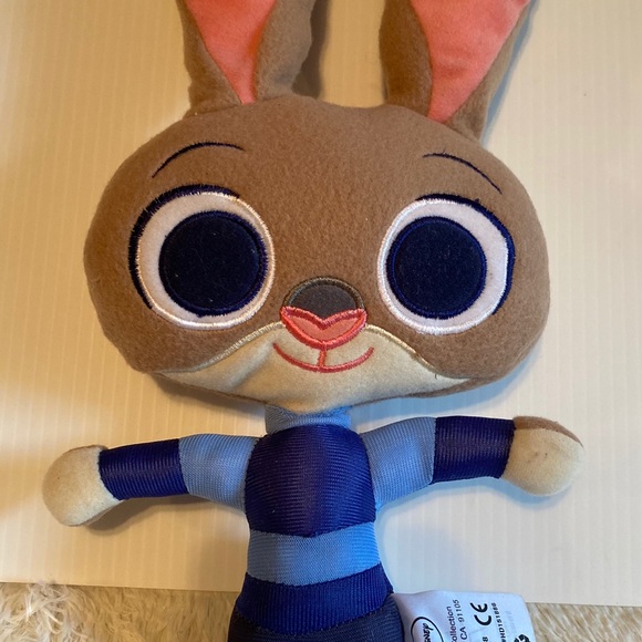 Disney Store Zootopia Hopps Bunny Rabbit Plush - Picture 1 of 8